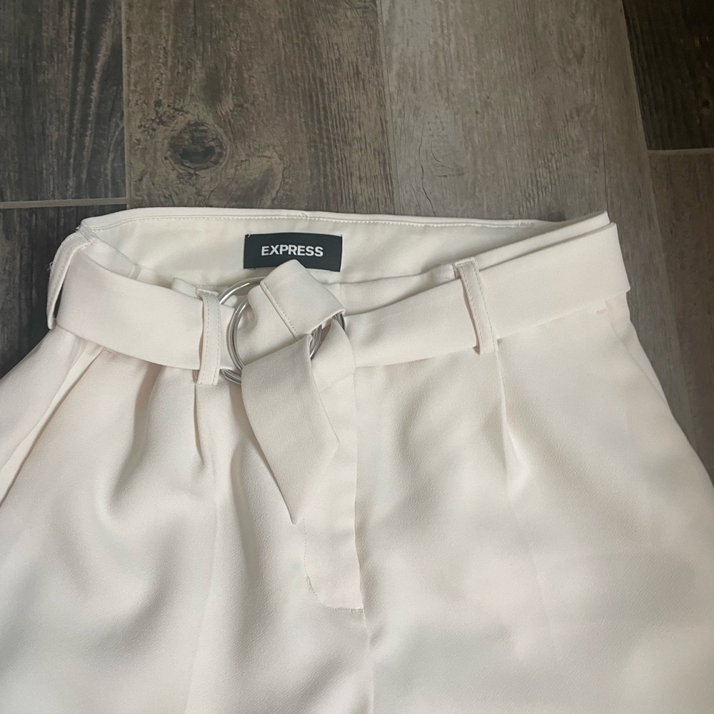 Express Wide Leg Pants. Cream Color. Size 0Short but longer than normal.